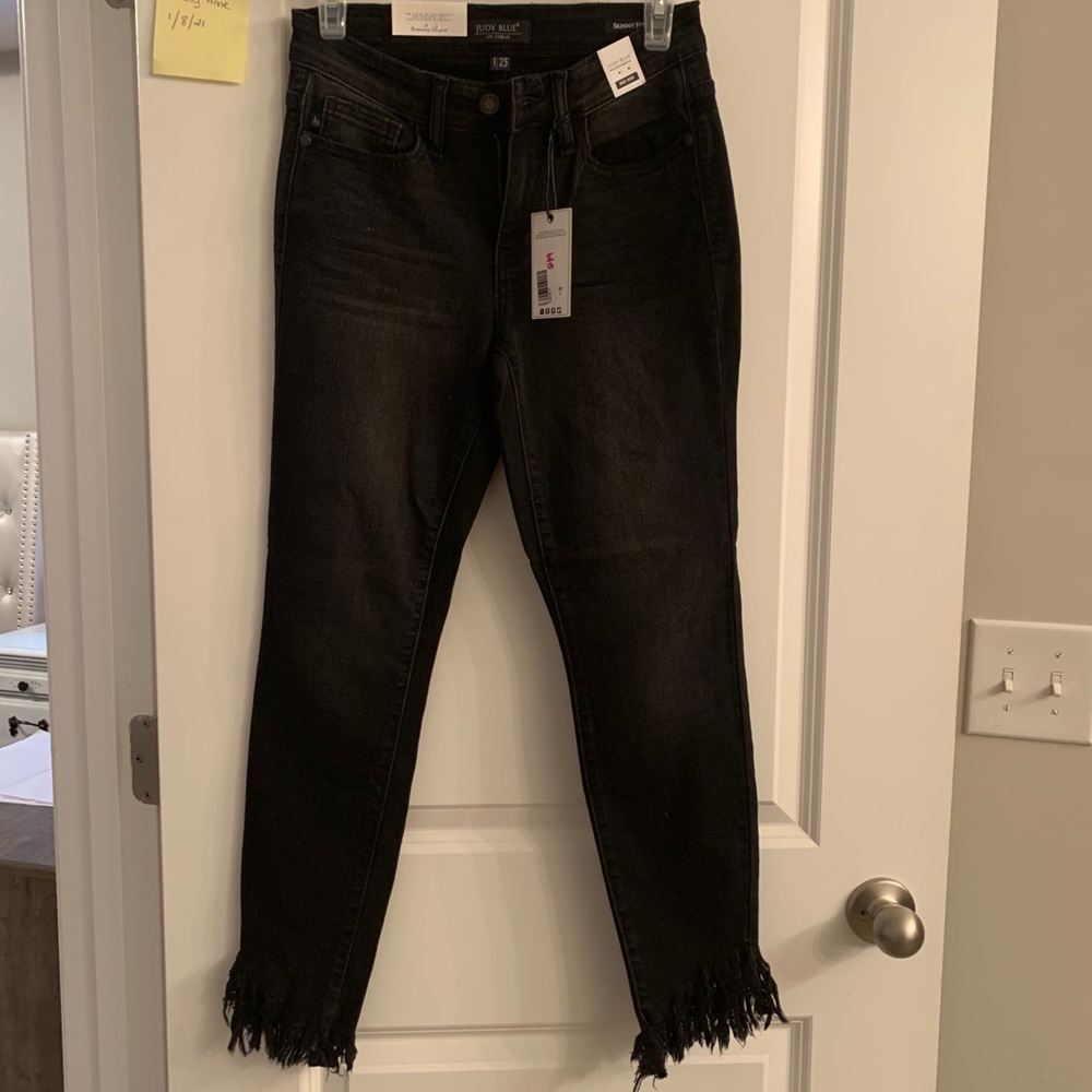 Judy Blue black frayed ankle jeans